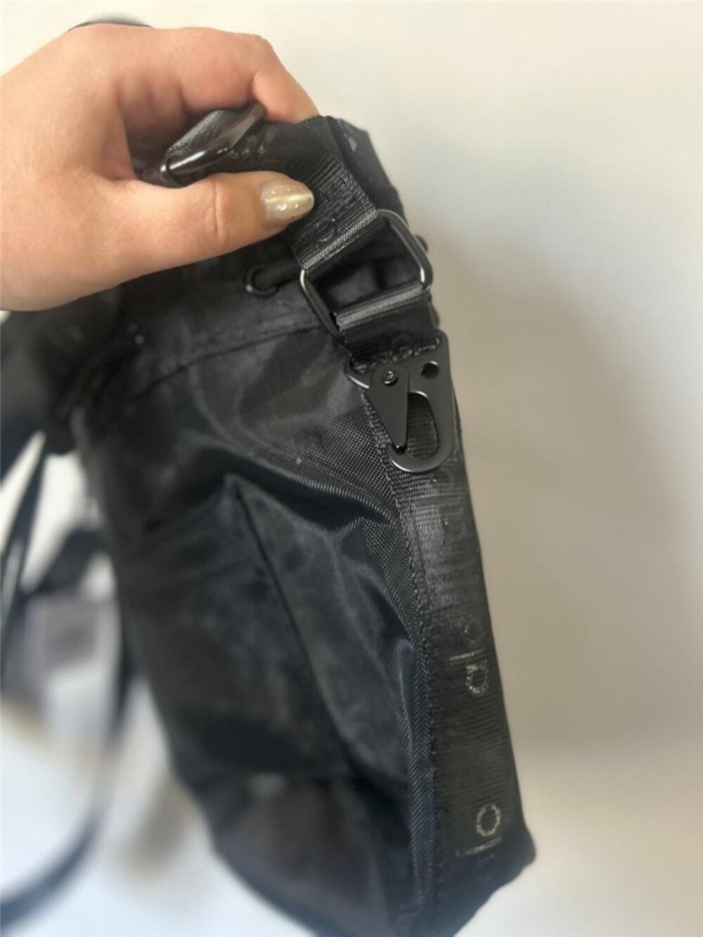 Alo Black Mesh Bucket Cross Body Bag NEW - Picture 10 of 13